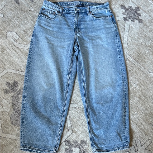 American Eagle Outfitters Denim - Sold out! AE Barrel Jeans Size 6 Boyfriend Mid Rise